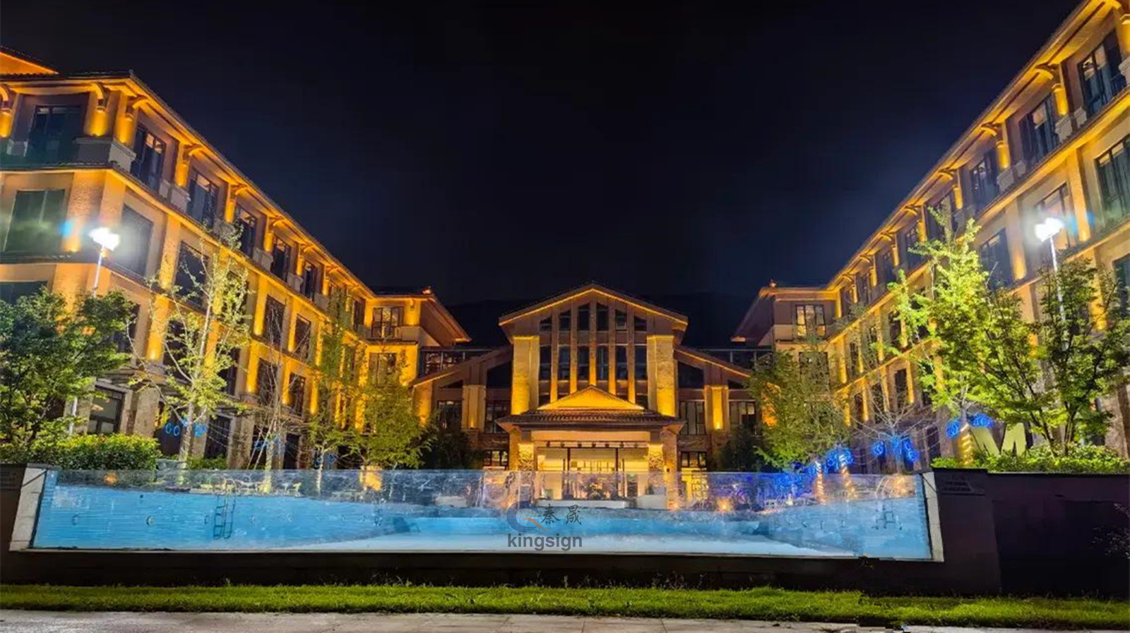 ກະດານ acrylic ສໍາລັບປ່ອງຢ້ຽມສະລອຍນໍ້າຟຸ່ມເຟືອຍ